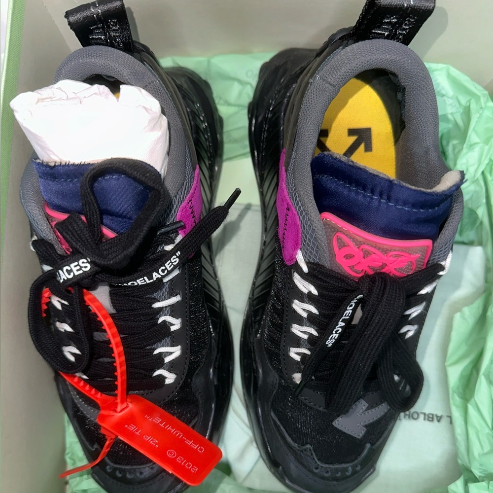 odyssey off white